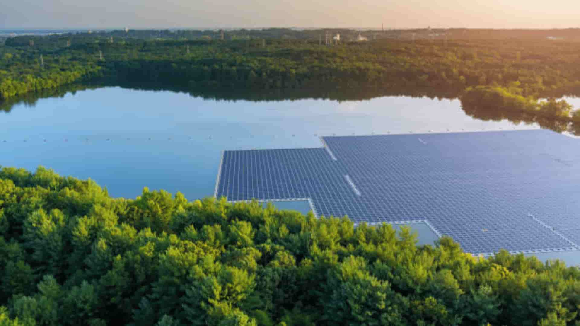 Por qué la próxima revolución solar en España será acuática