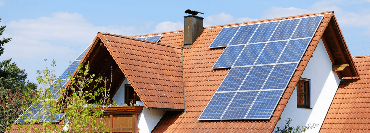 ¿Cuántas placas solares necesito para una vivienda unifamiliar?